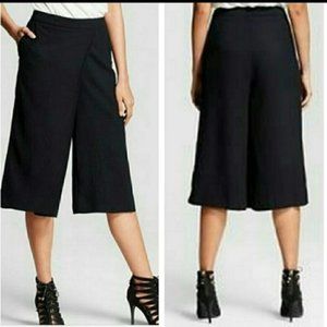 Black Wide-Leg Culotte Pants - Women